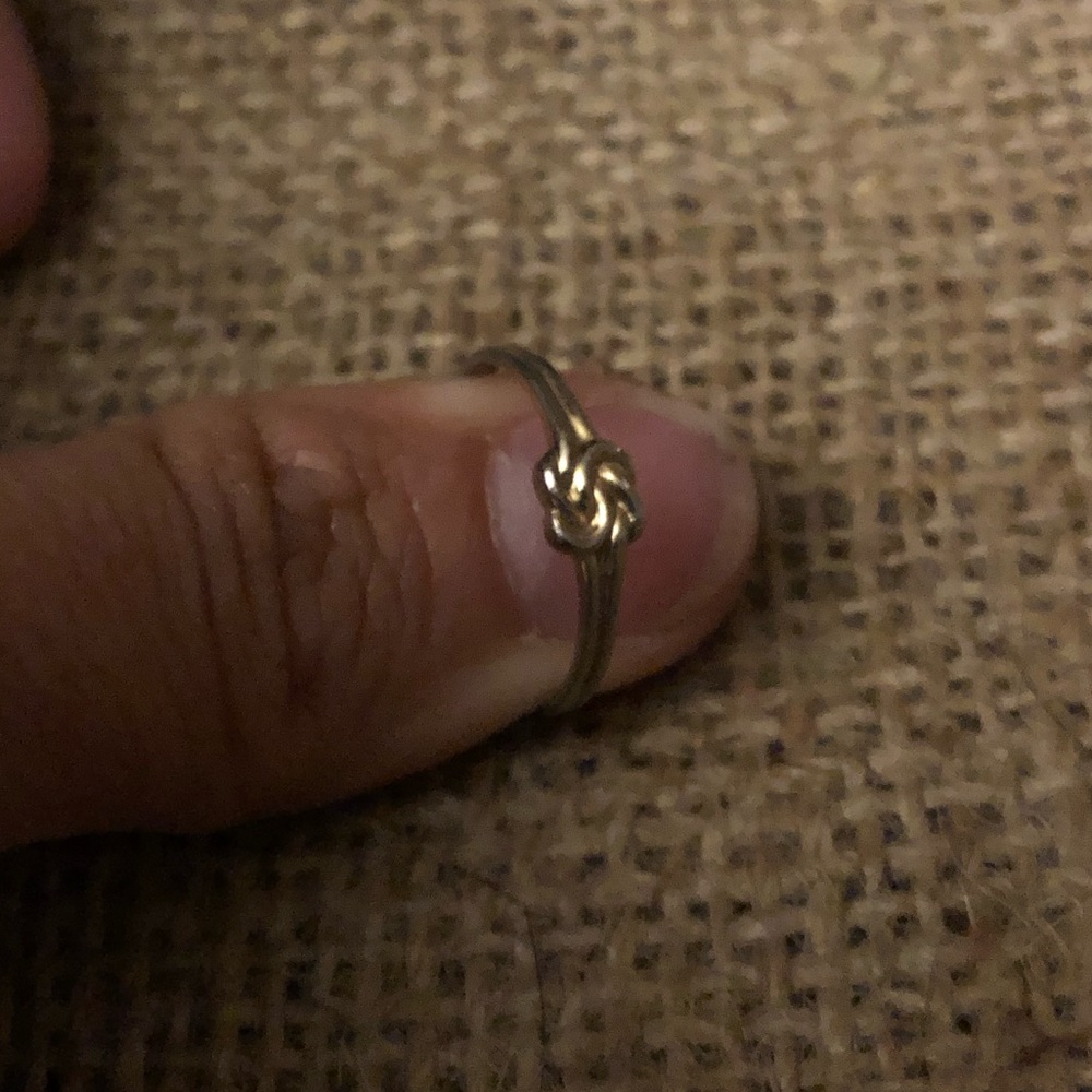 Small knot ring